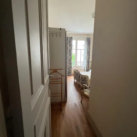 Hyper Centre ,jolie Climatisee Avec Parking Securise Gratuit クレルモン・フェラン