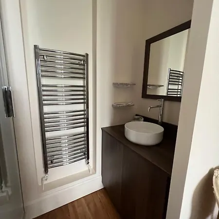 Hyper Centre ,jolie Climatisee Avec Parking Securise Gratuit *